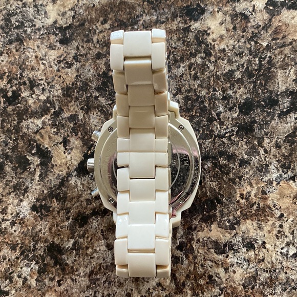 Michaels Kors White Watch with Crystals - Picture 4 of 6